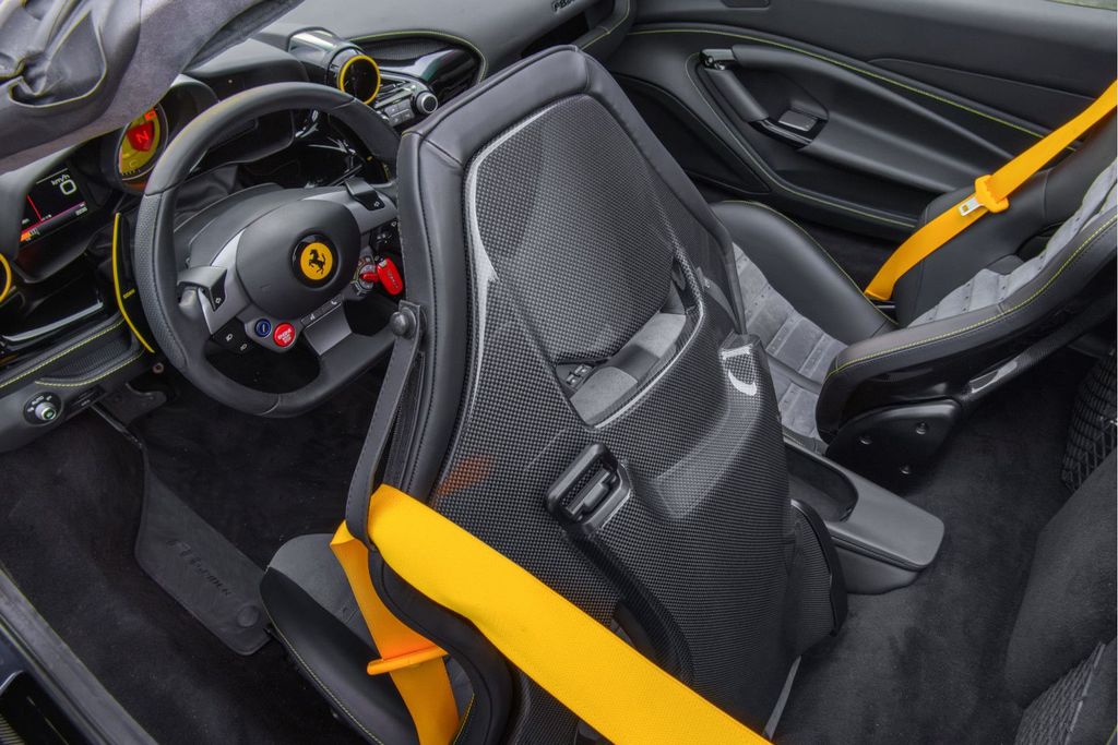Ferrari F8 2022