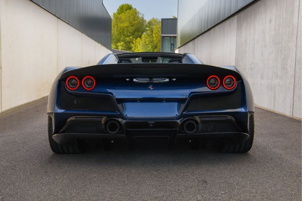 Ferrari F8 2022