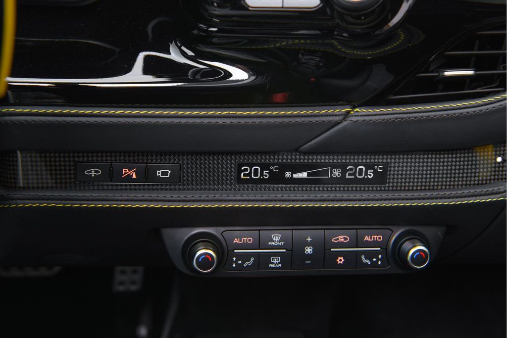 Ferrari F8 2022