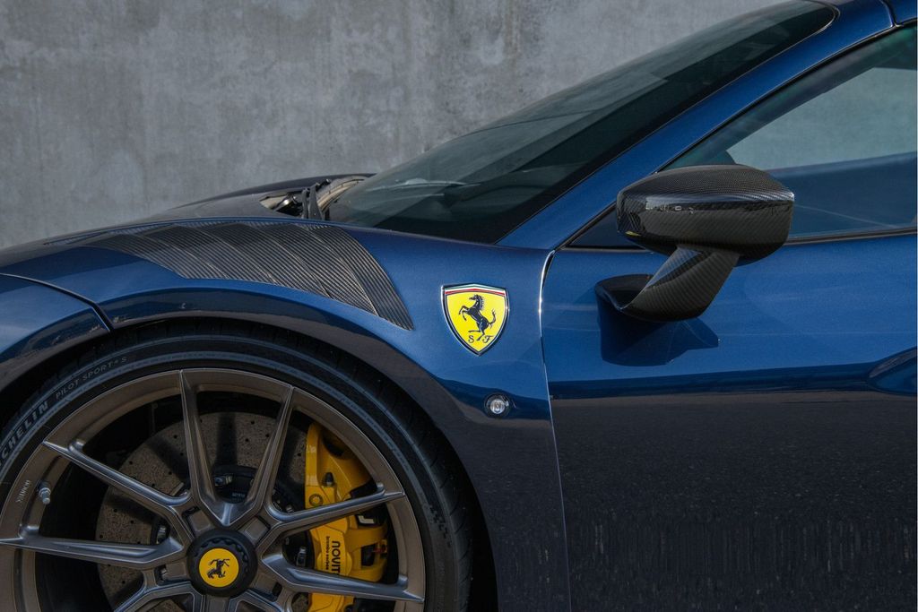 Ferrari F8 2022