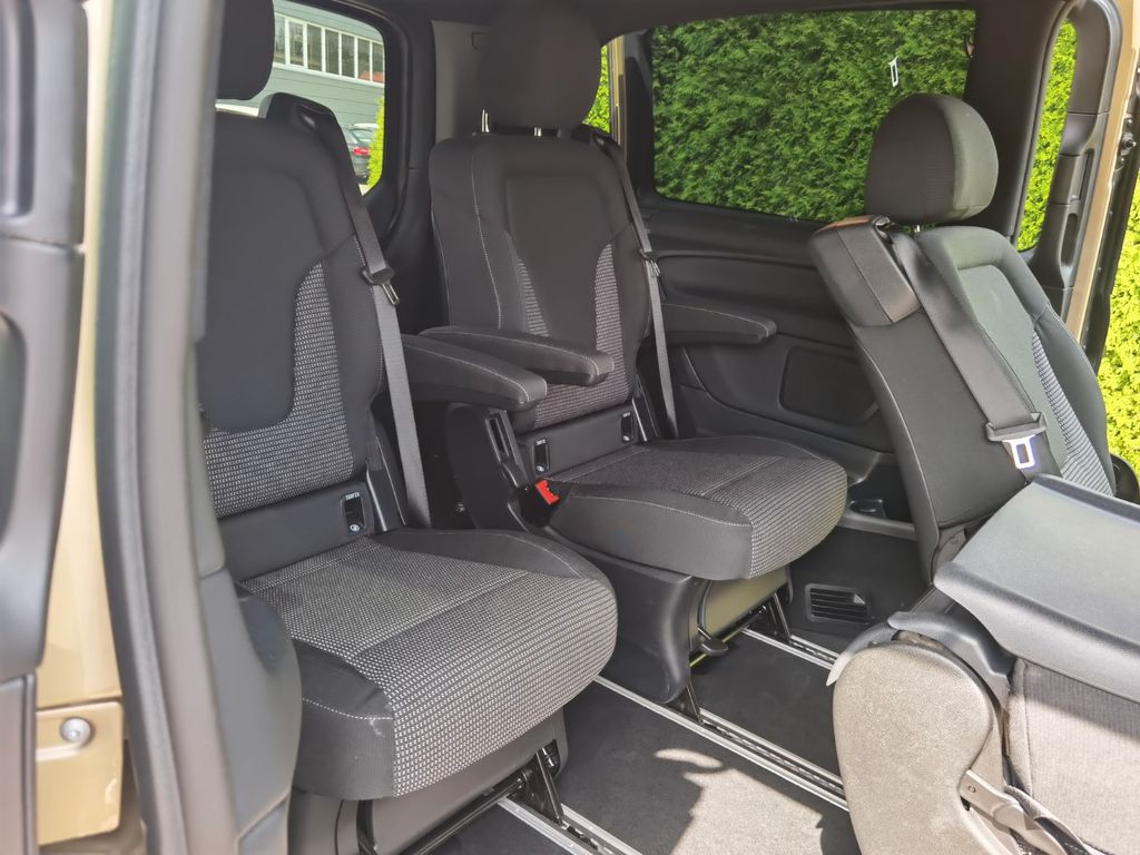 Mercedes-Benz V 300 2024