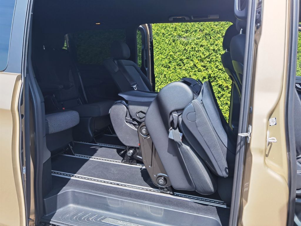 Mercedes-Benz V 300 2024
