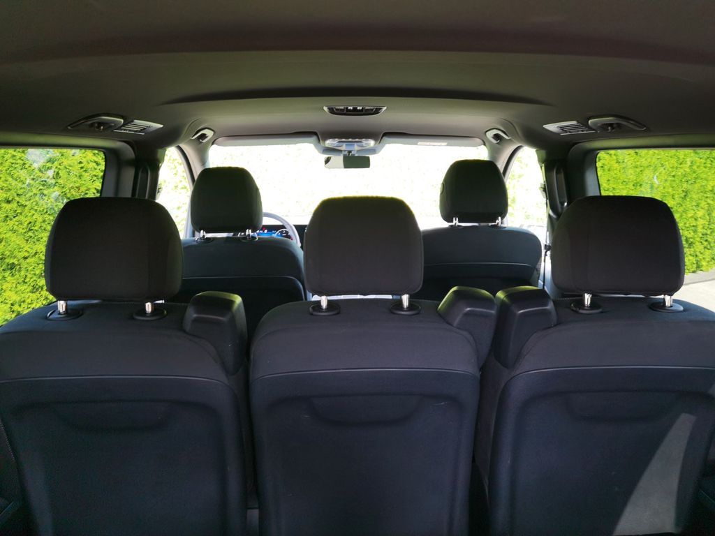 Mercedes-Benz V 300 2024