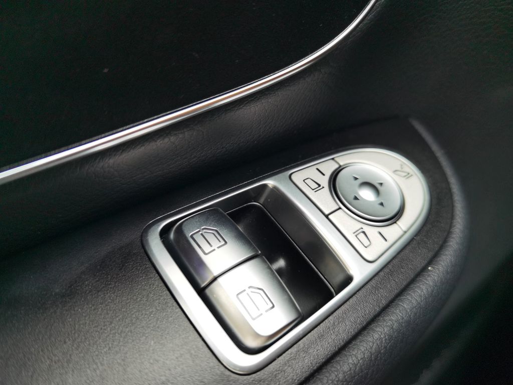 Mercedes-Benz V 300 2024