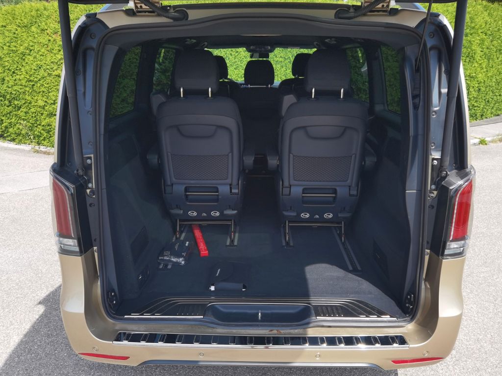 Mercedes-Benz V 300 2024