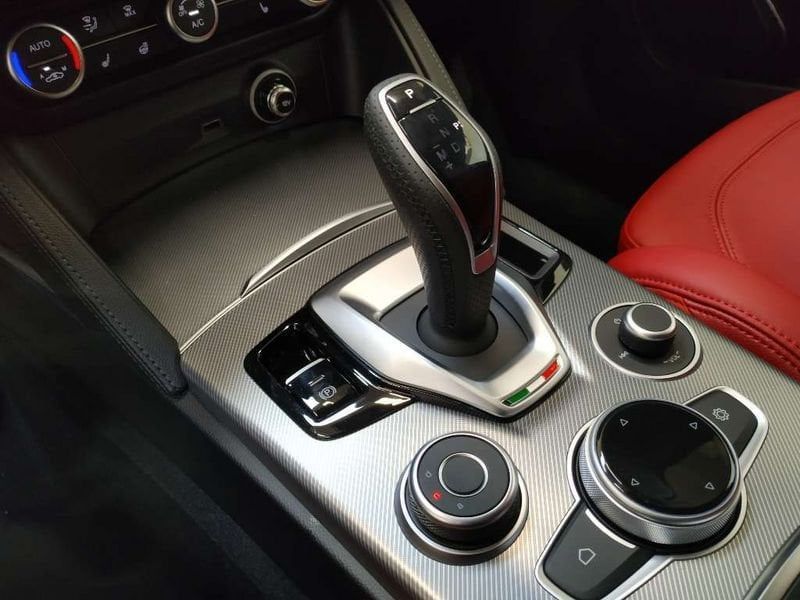 Alfa Romeo Stelvio 2023