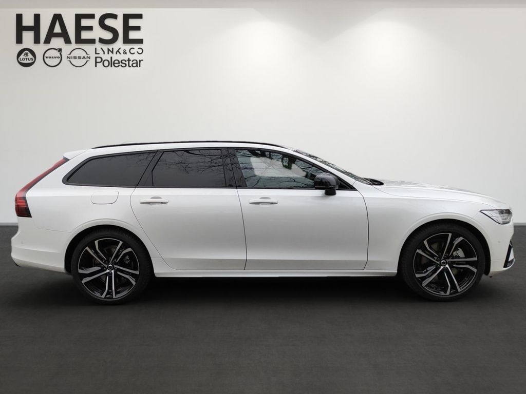 Volvo V90 2024
