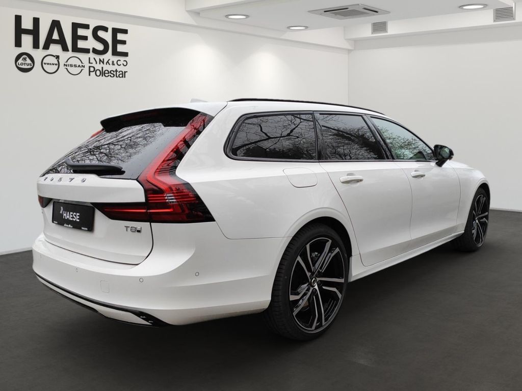 Volvo V90 2024