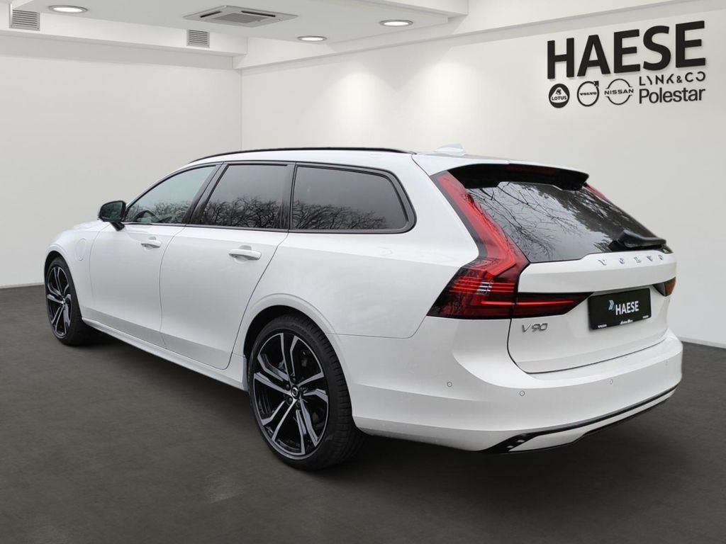Volvo V90 2024