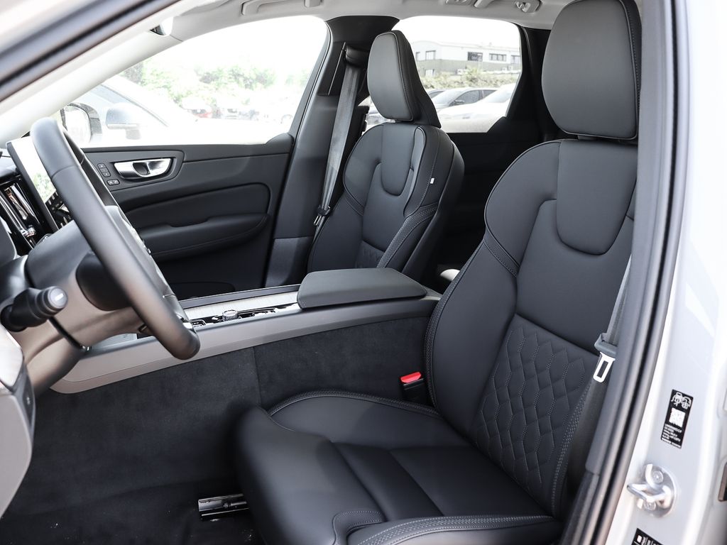 Volvo XC60 2025