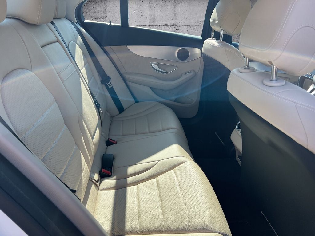 Mercedes-Benz C 300 2021