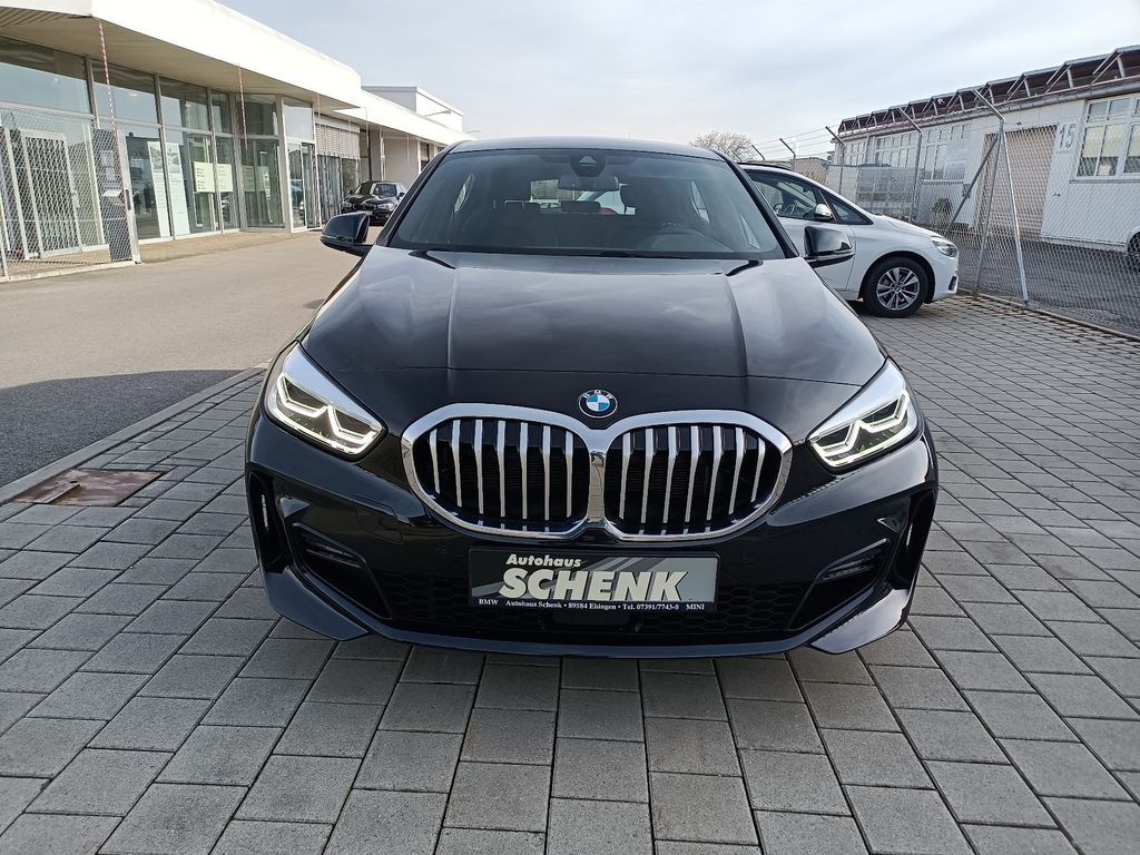 BMW 120 2023