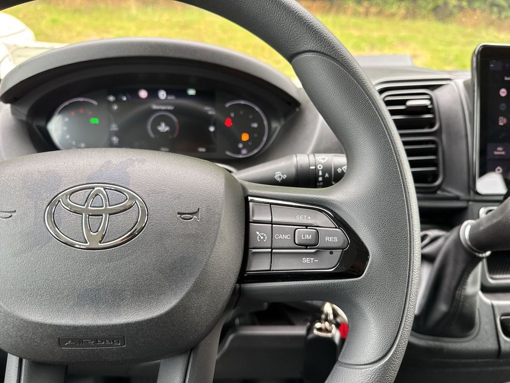 Toyota Proace Max 2025