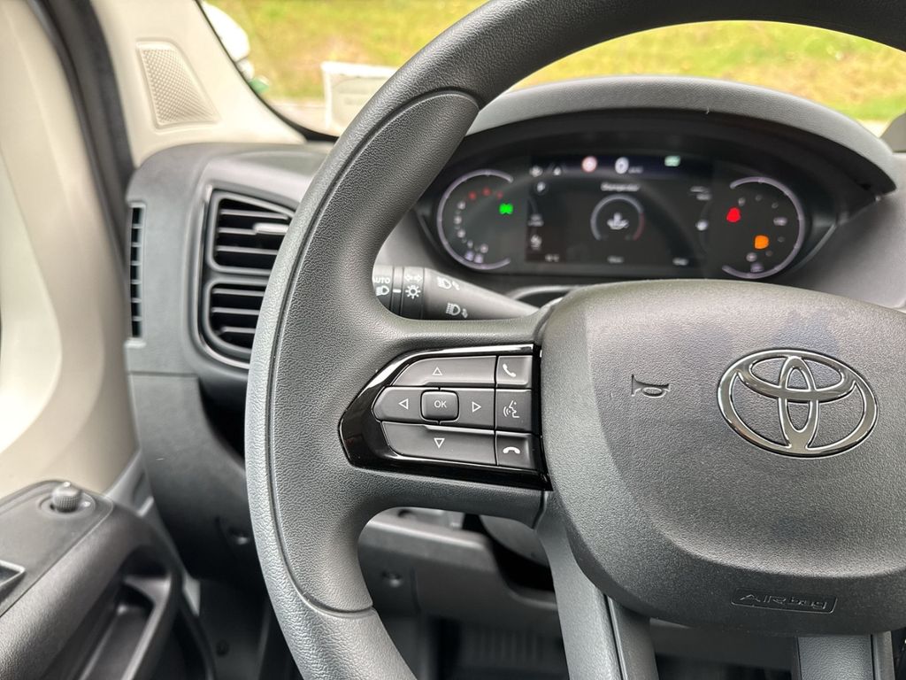 Toyota Proace Max 2025