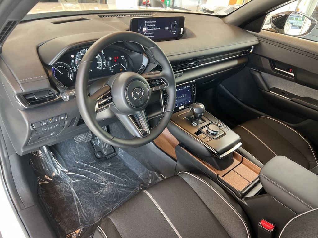 Mazda MX-30 2025
