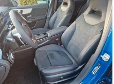 Mercedes-Benz A 220 2025