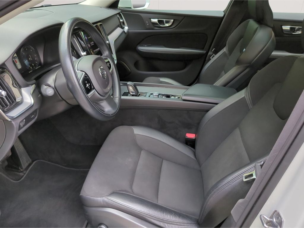 Volvo V60 Cross Country 2021