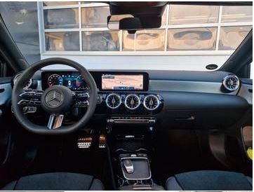 Mercedes-Benz A 220 2025