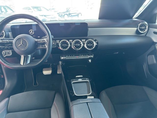Mercedes-Benz CLA 200 2024