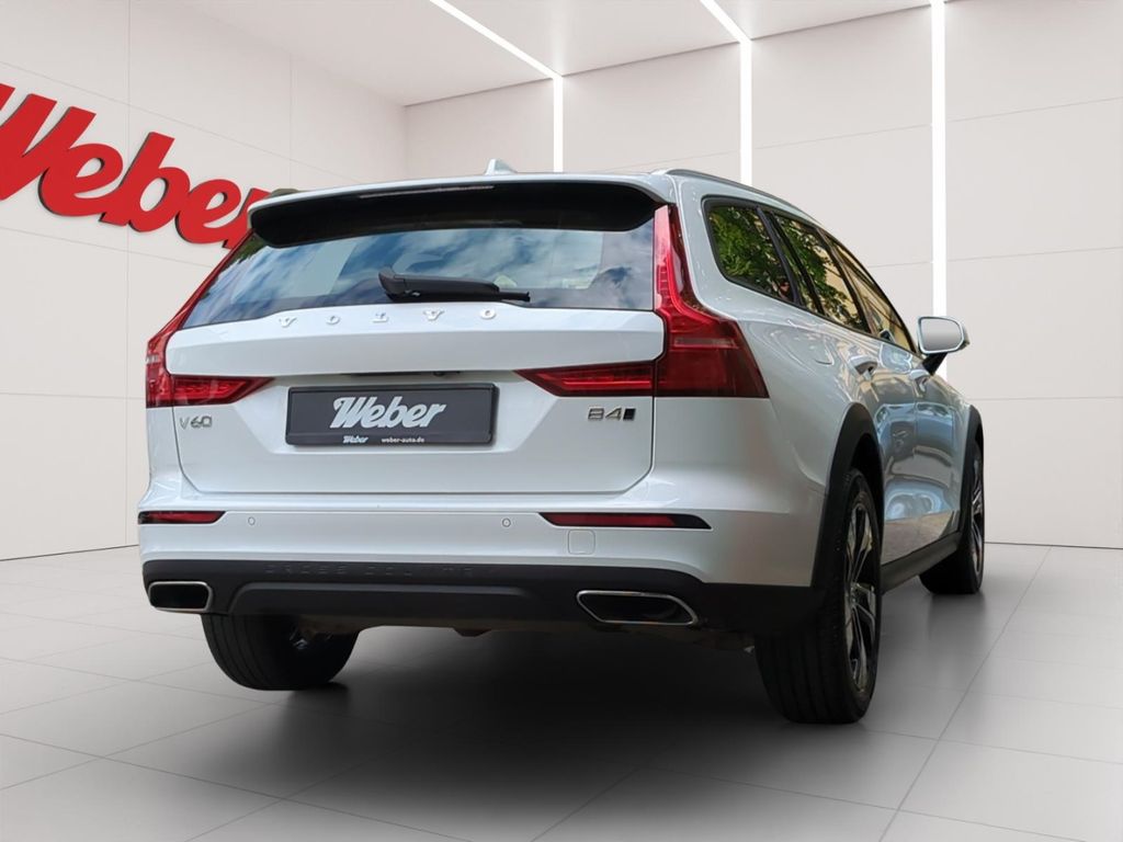 Volvo V60 Cross Country 2021