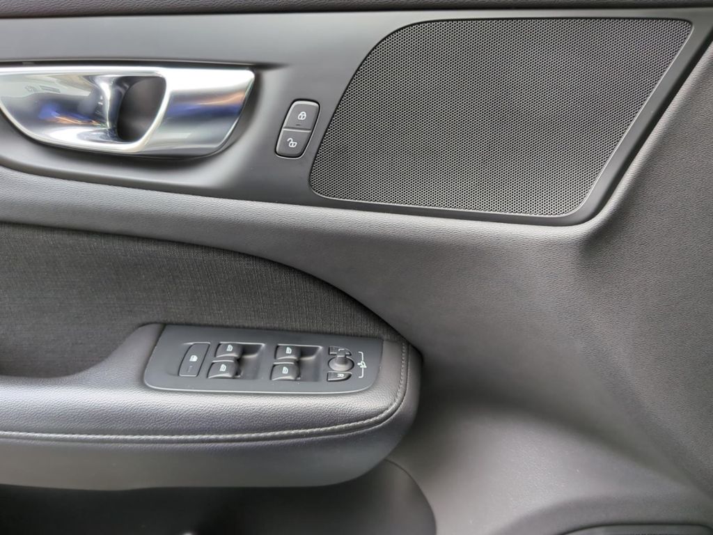 Volvo V60 Cross Country 2021