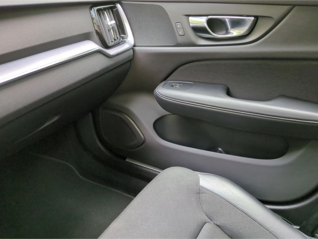 Volvo V60 Cross Country 2021