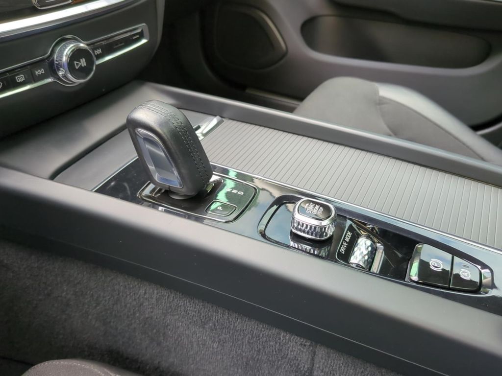 Volvo V60 Cross Country 2021