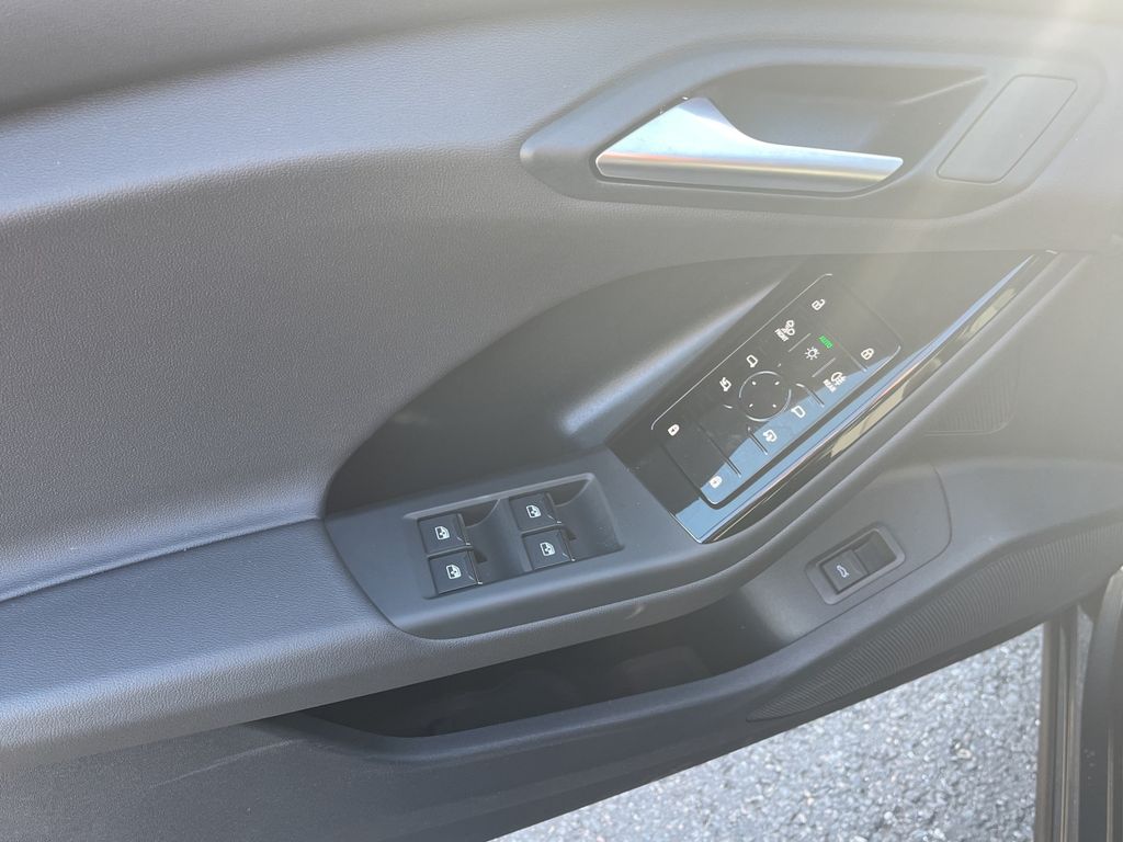 Audi Q6 e-tron 2025