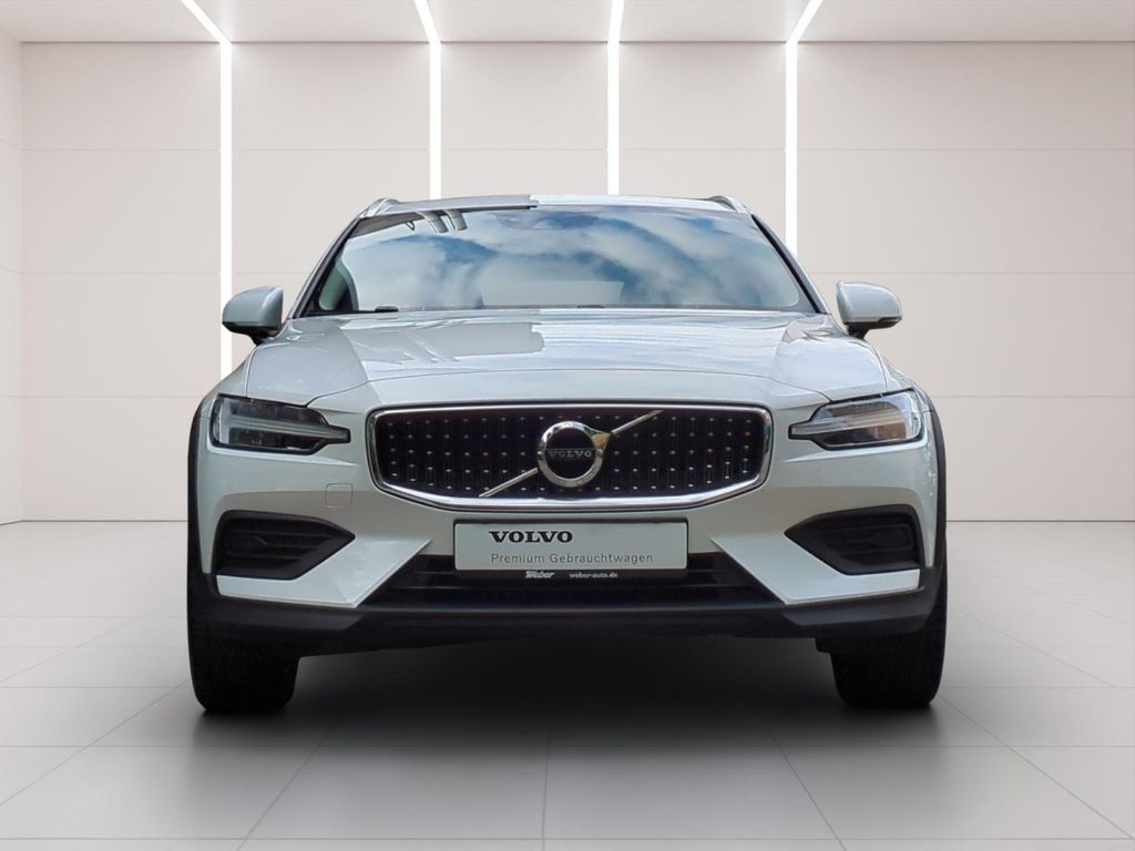 Volvo V60 Cross Country 2021