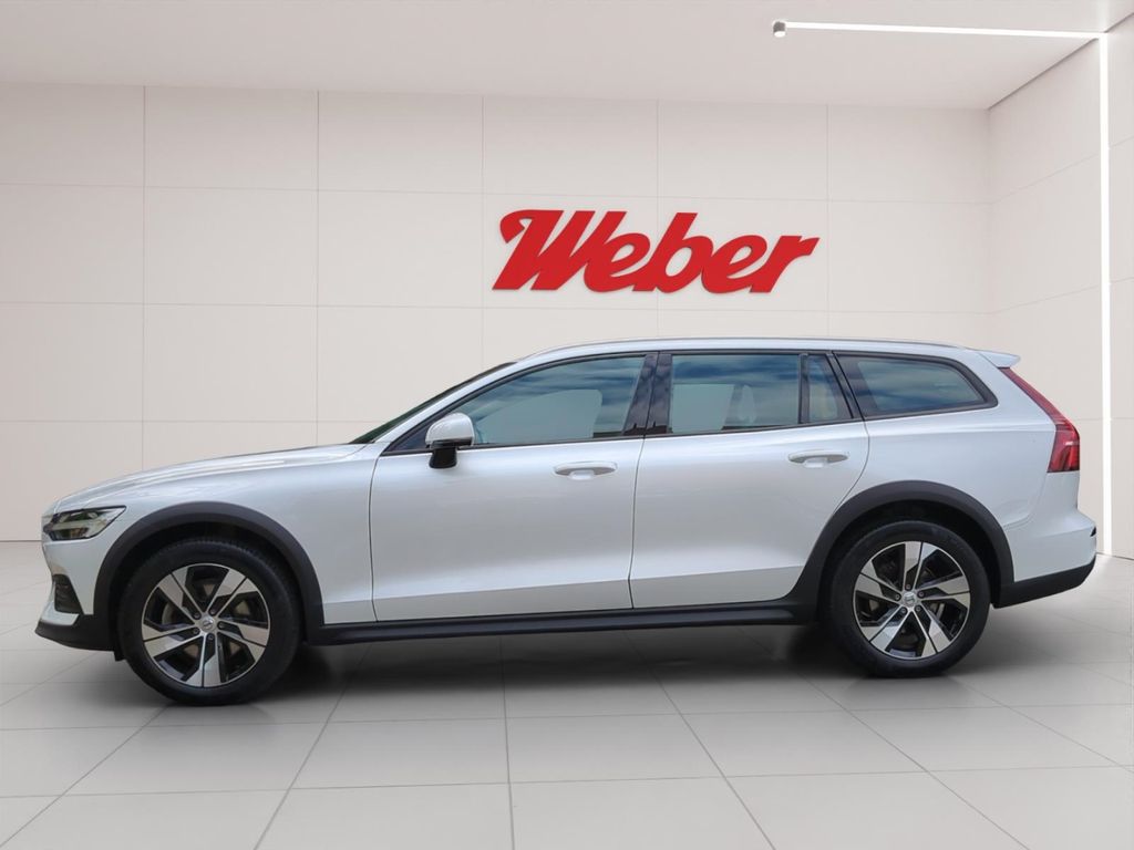 Volvo V60 Cross Country 2021