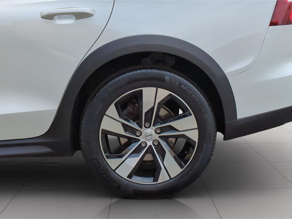 Volvo V60 Cross Country 2021