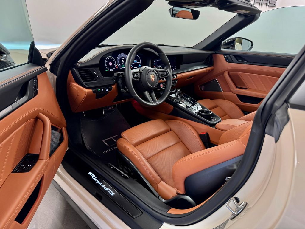 Porsche 992 2025