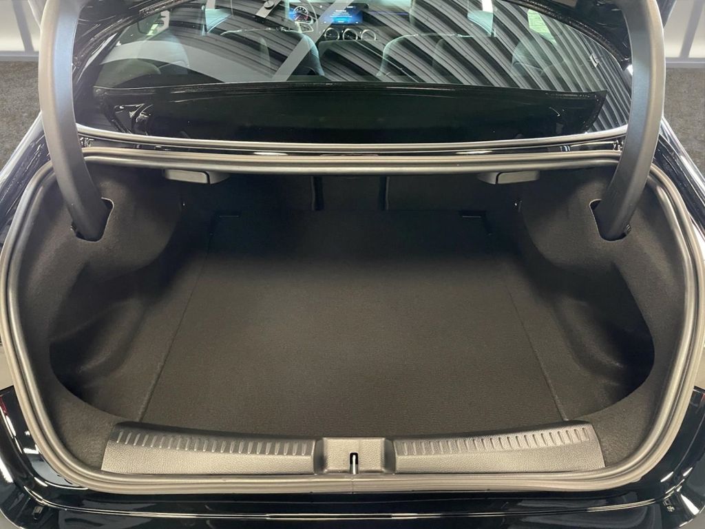 Mercedes-Benz CLA 180 2025