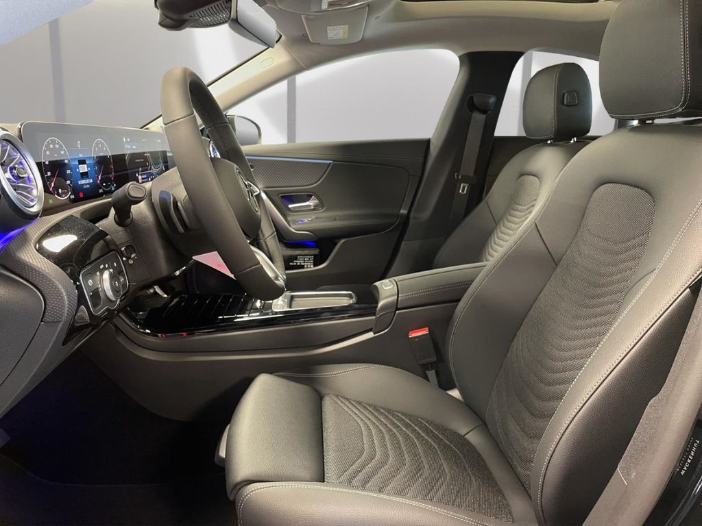 Mercedes-Benz CLA 180 2025