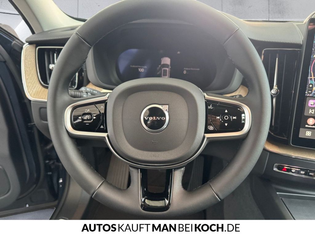 Volvo XC60 2025
