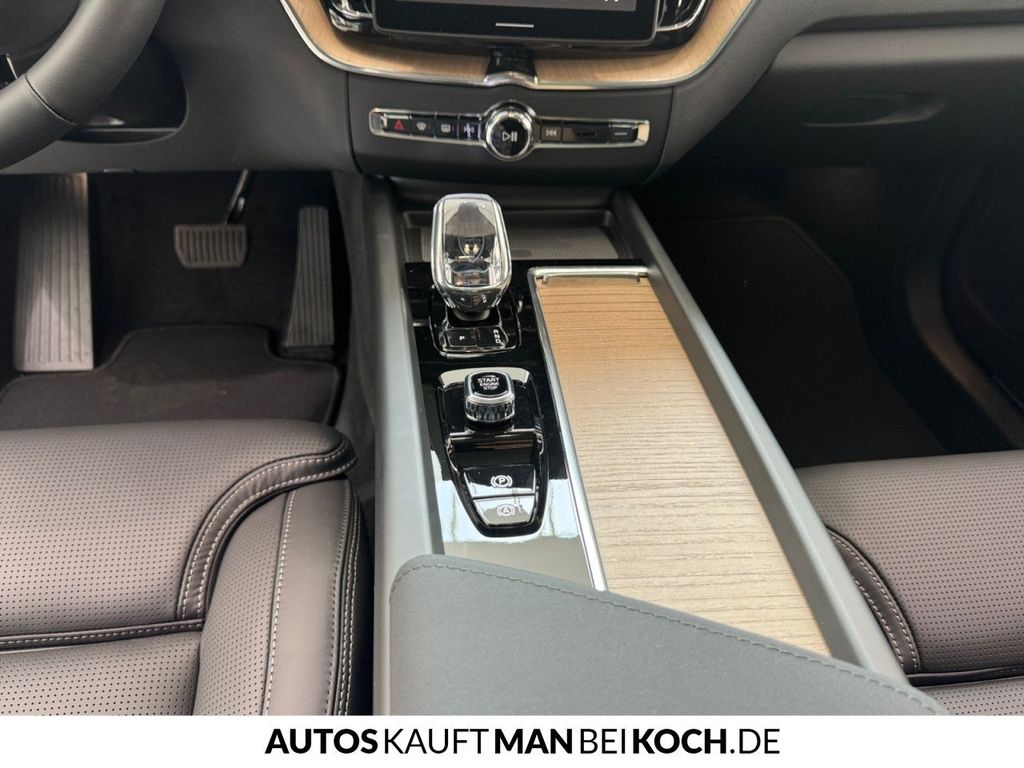 Volvo XC60 2025