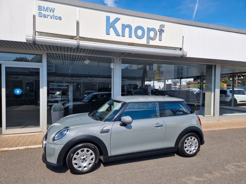 MINI ONE 2022