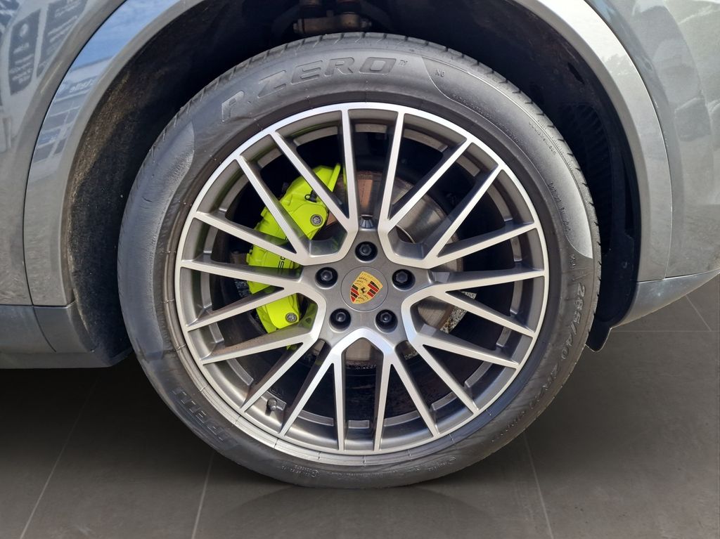 Porsche Cayenne 2021