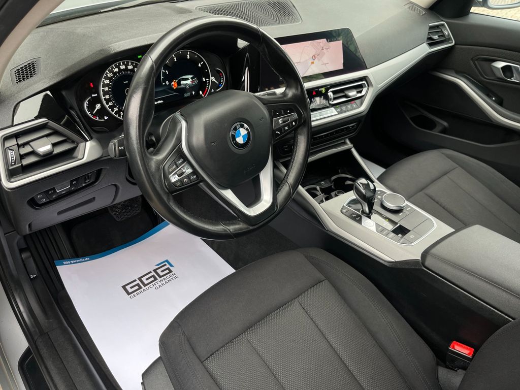 BMW 318 2019