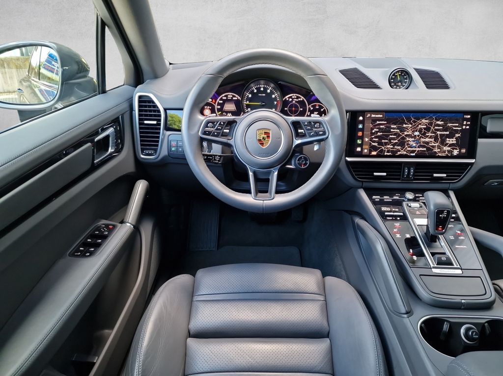 Porsche Cayenne 2021