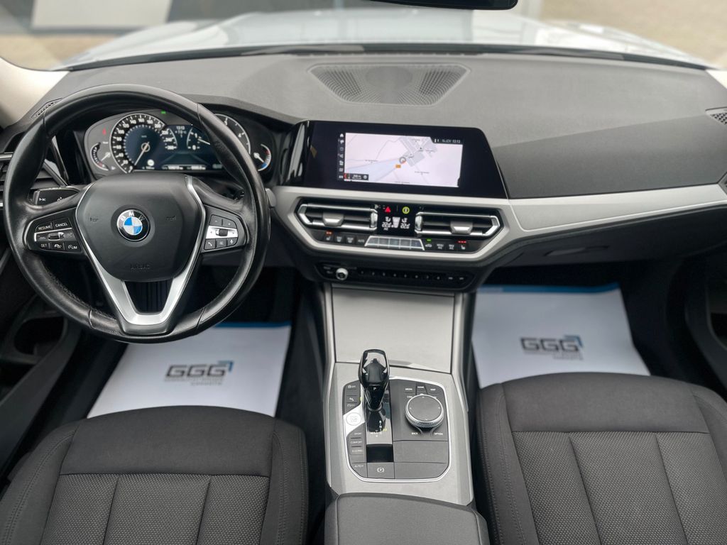 BMW 318 2019