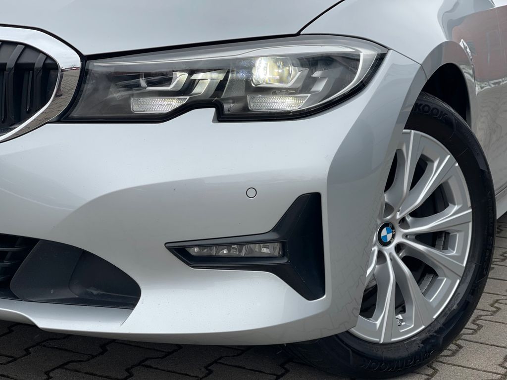 BMW 318 2019