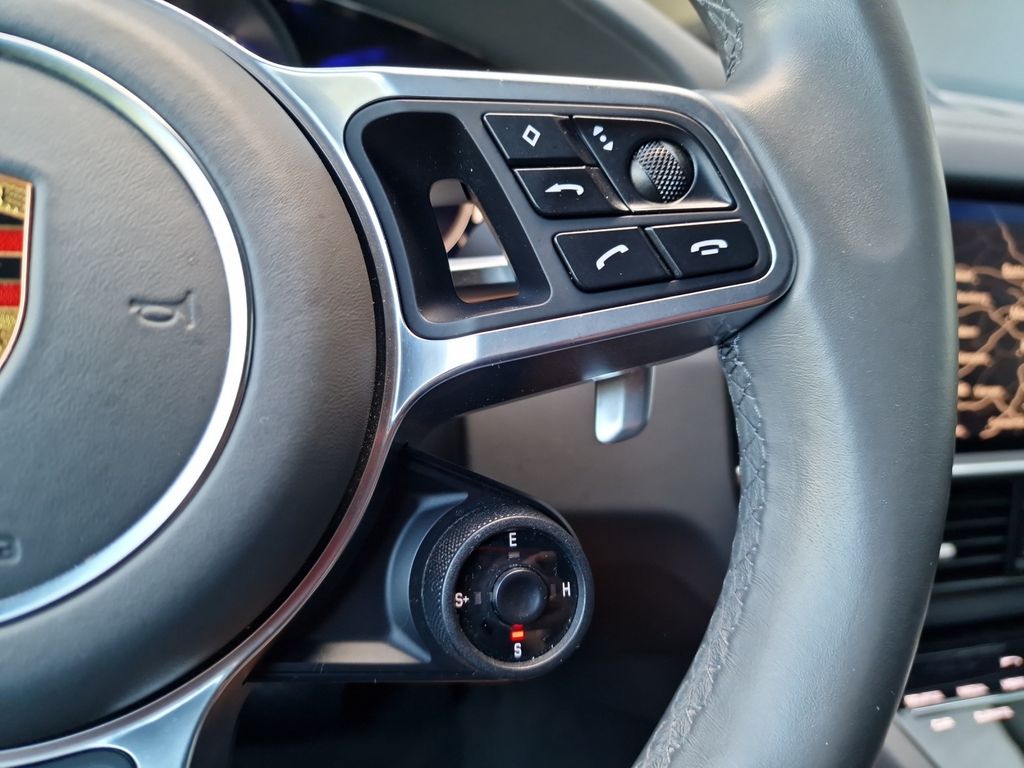 Porsche Cayenne 2021