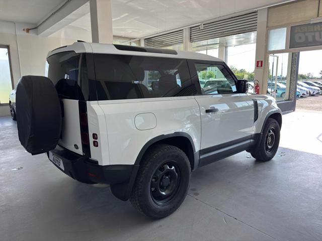 Land Rover Defender 2021