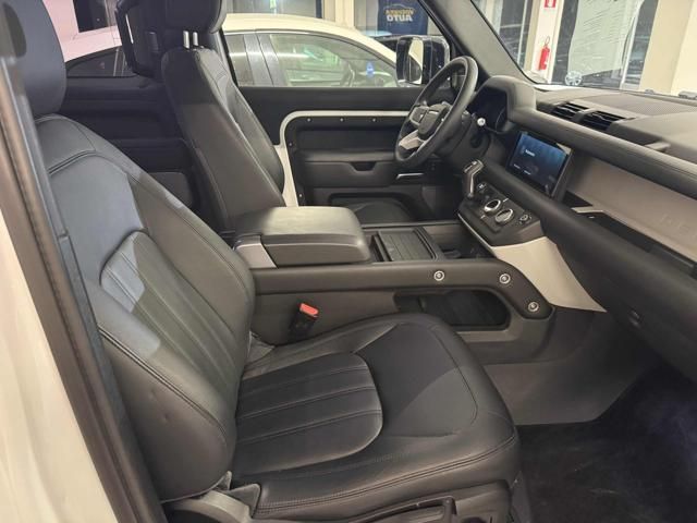 Land Rover Defender 2021