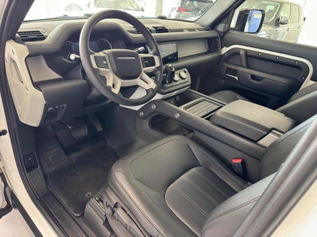 Land Rover Defender 2021