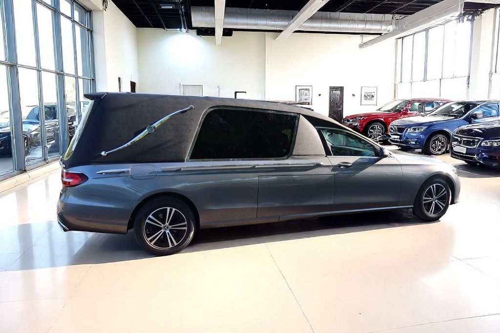 Mercedes-Benz E 220 2021