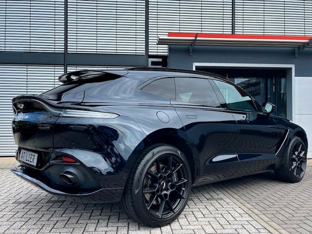 Aston Martin DBX 2022