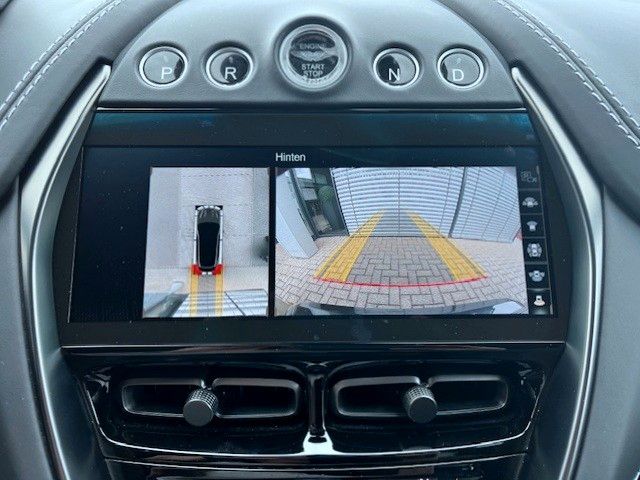 Aston Martin DBX 2022
