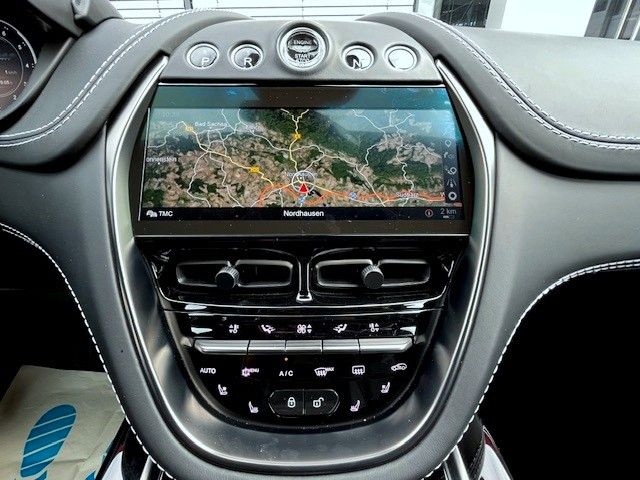 Aston Martin DBX 2022